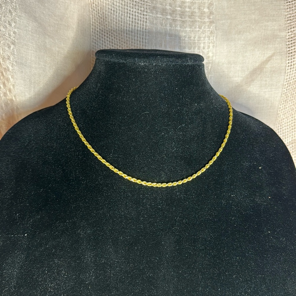 Twisted gold necklace